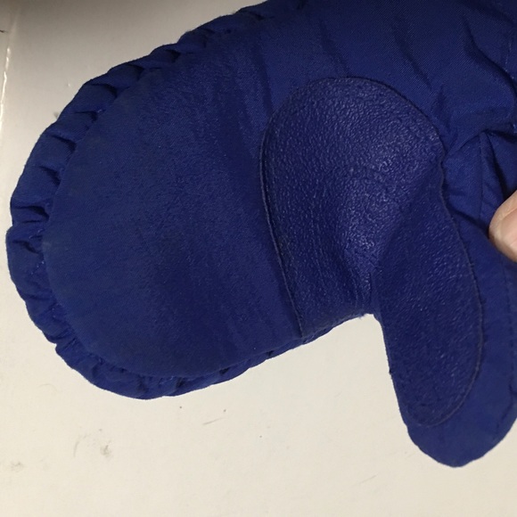 Kids 4-7 Thinsulate insulated mittens Like New Blue - Picture 4 of 10
